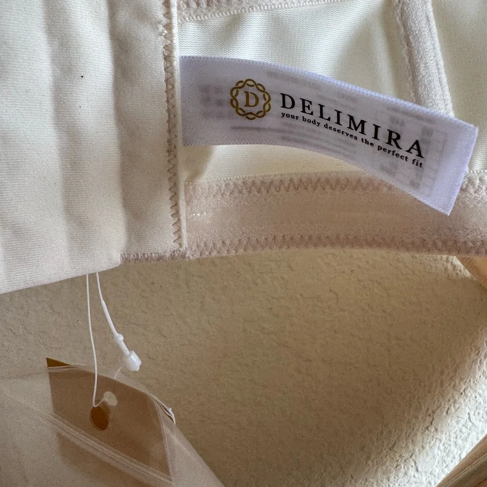NWT CONVERTABLE STRAPLESS BRA 44D